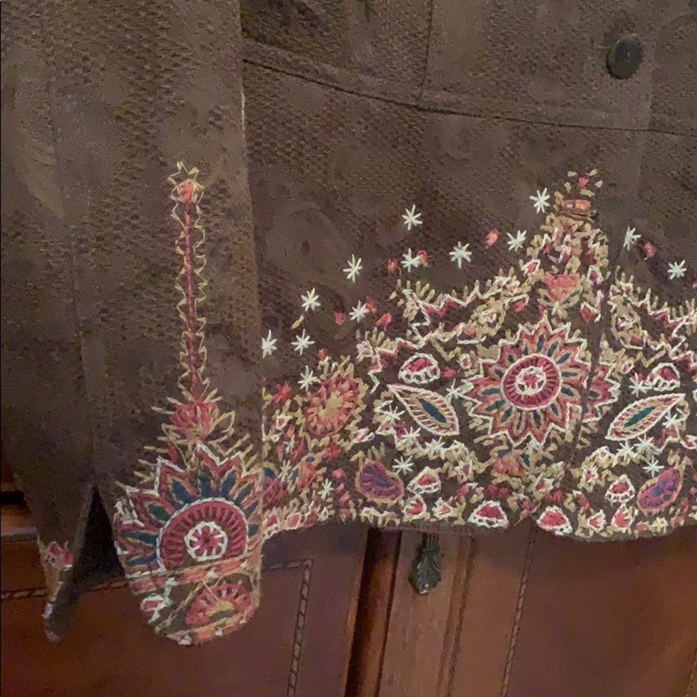 Jacket - Picture 3 of 4